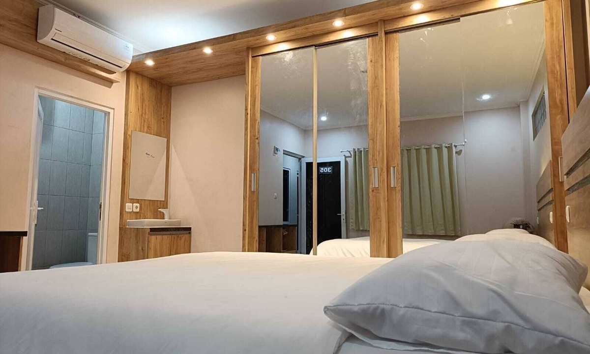 Bandung House | Karana Guesthouse Syariah Bandung & Luang Cafe