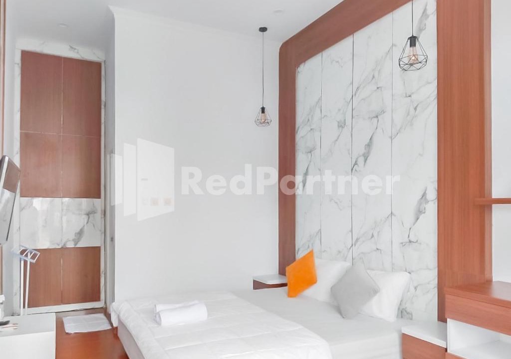Tasikmalaya Hotel | Khayrizsan Guest House Mitra RedDoorz