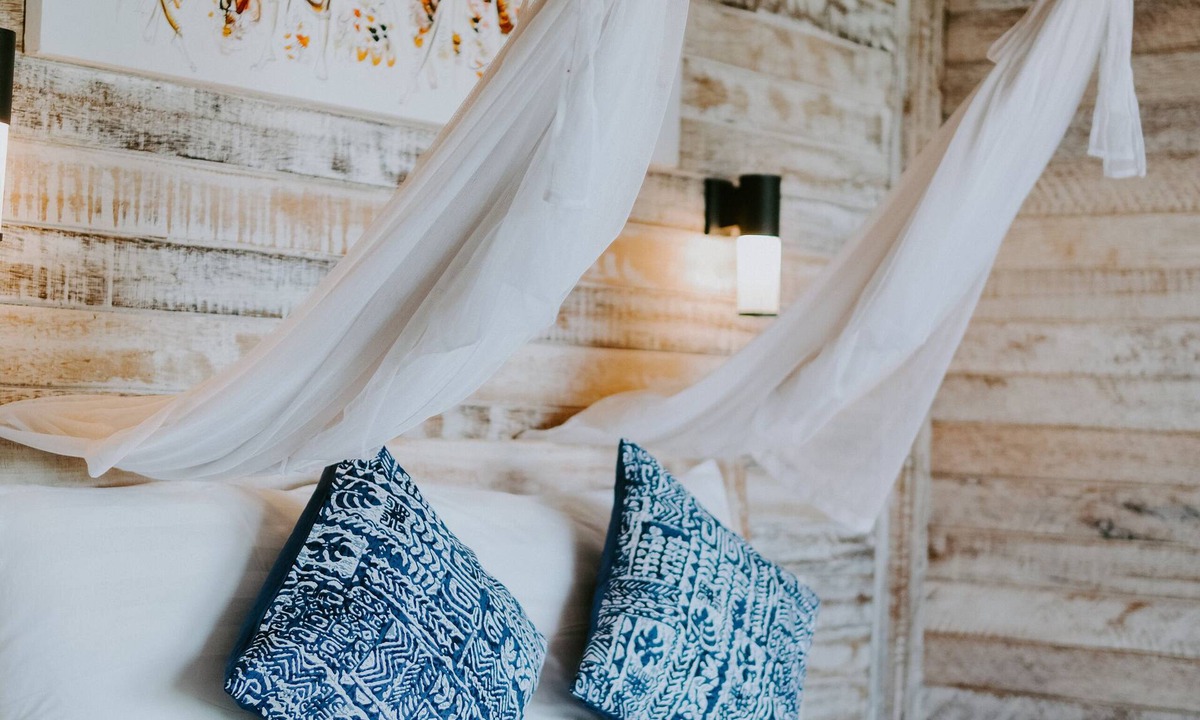Mushroom Bay Hotel | Lanussa Hill Villa