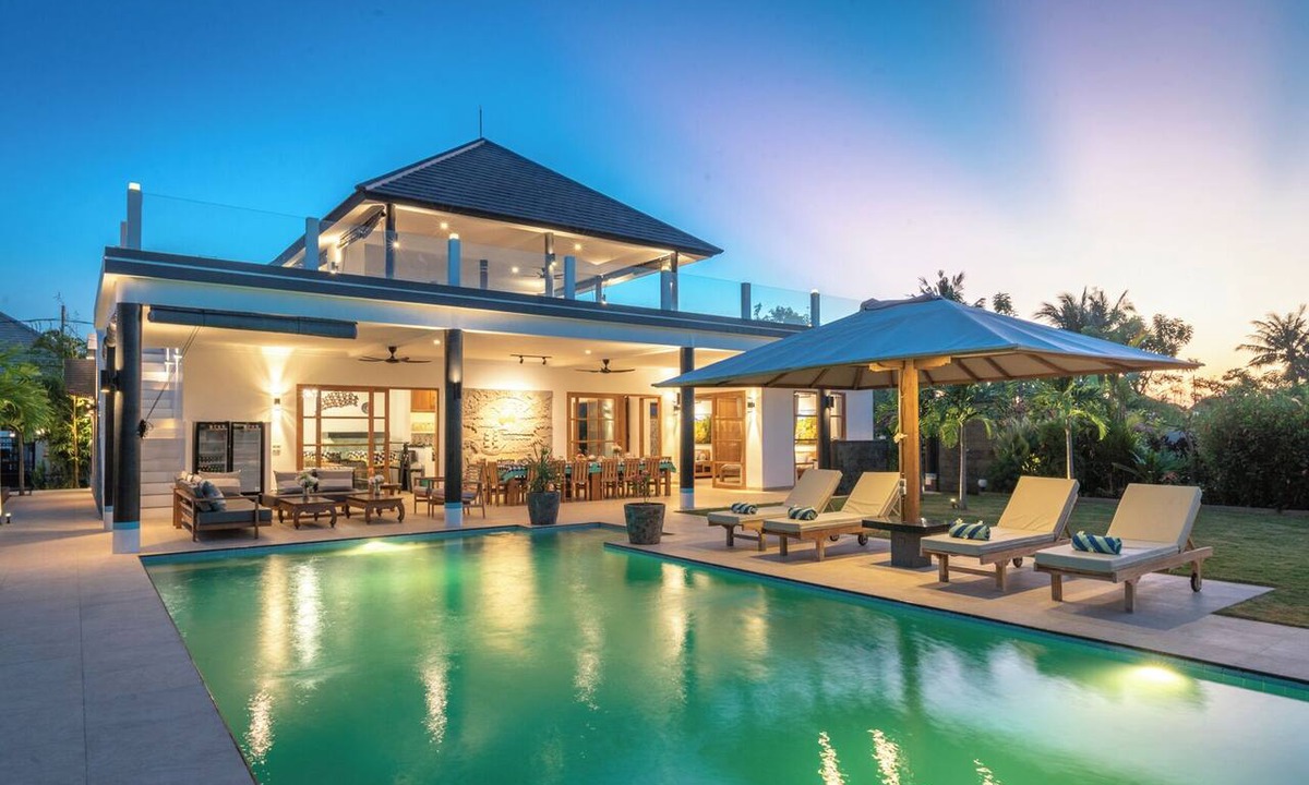Dencarik Villa | Luxury 15-Bedroom Beachfront & Hillview Estate in North Bali