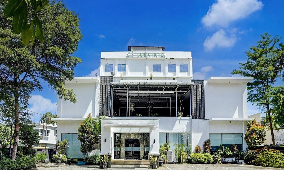 Padang House | Luxury Deluxe DBL Retreat W/Free WiFi and Parking