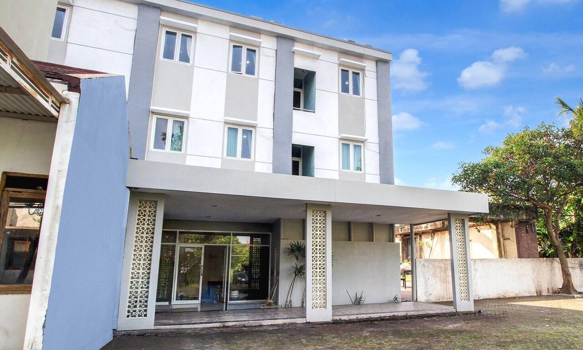 Baki House | Luxury Deluxe DBL Retreat W/Free WiFi and Parking