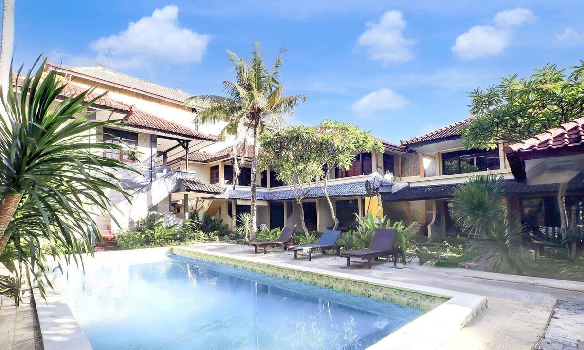Downtown Kuta House | Luxury Deluxe Double Escape with Parking