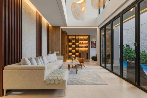 Sidakarya Villa | Luxury Sanur 4BR Villa with Pool, Kitchen, Karaoke, Board Games, Fast Wifi