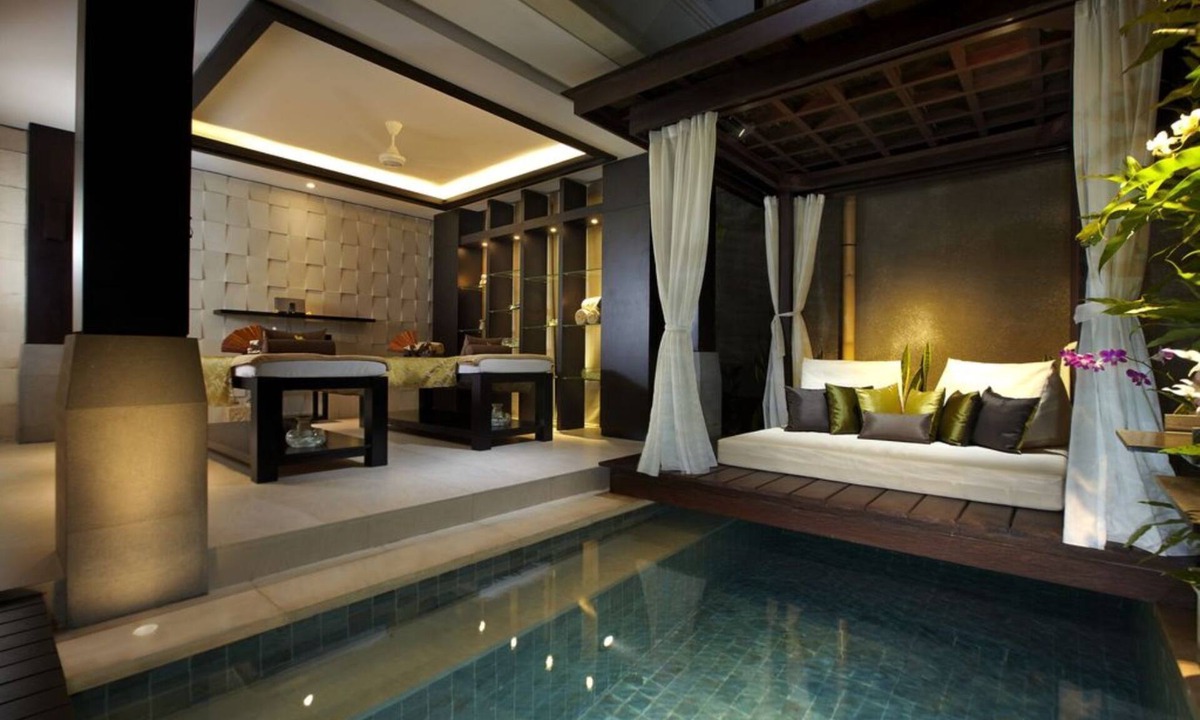 Mumbul Villa | Luxury Tropical Villa in Nusa Dua, Only 15 Mins Drive to Jimbaran Bali