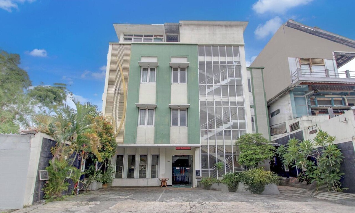 Central Yogyakarta House | Luxury Twin Stay with Free WiFi and Parking