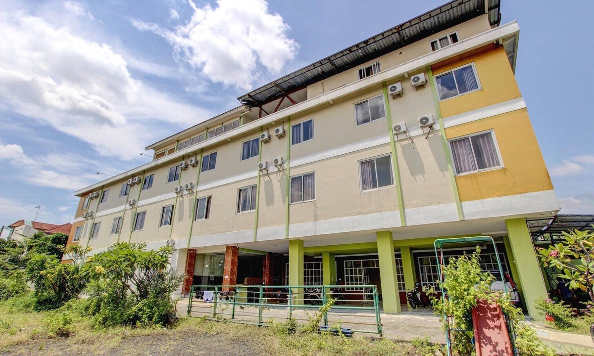 Laweyan House | Luxury Twin Stay with Free WiFi and Parking