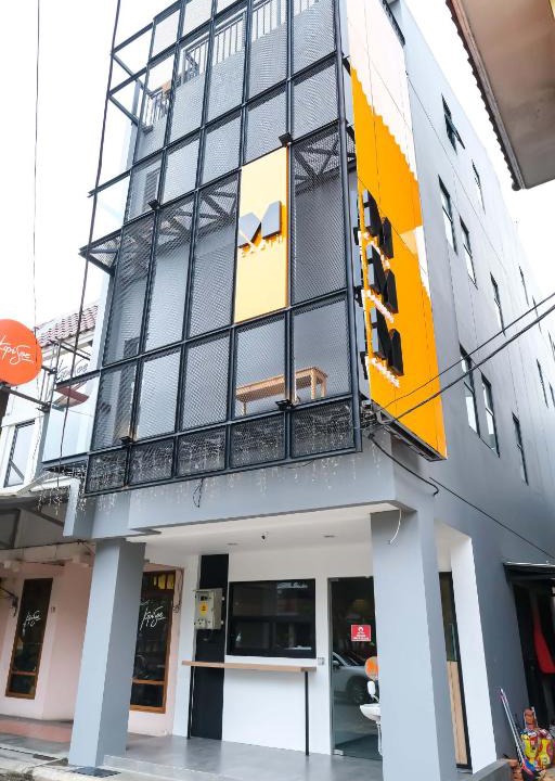Binong Hotel | M Cabin Karawaci
