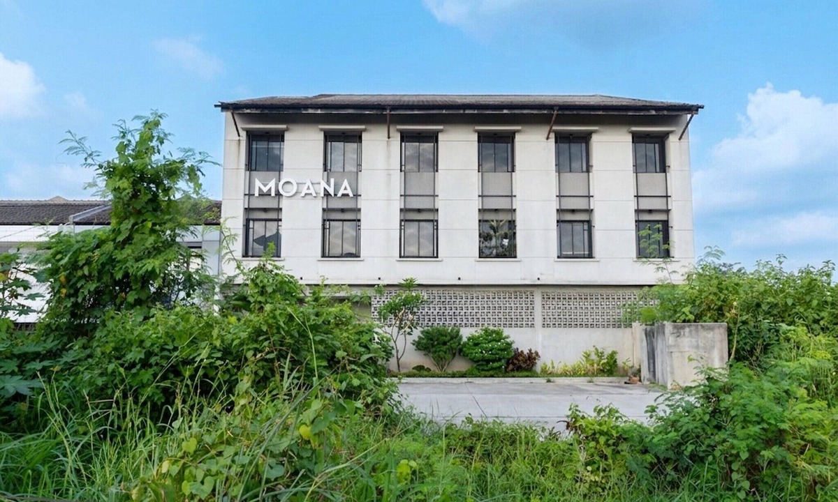 West Cirebon House | Modern Deluxe Double in Cirebon