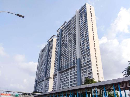 Kayu Putih Apartment | Modern Studio at Tifolia Apartment By Travelio