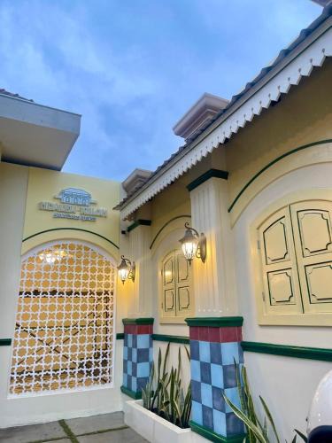 Laweyan House | Ndalem Kulon Guest House Syariah