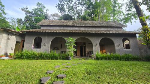Cangkringan Villa | nDalem Riyartan Villa Kaliurang