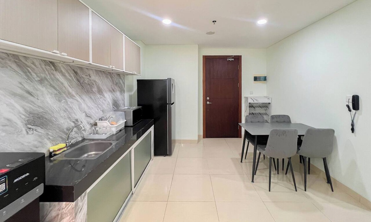 Kesawan Apartment | Neat And Cozy 2Br At The Reiz Condominium Medan