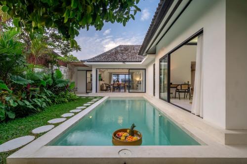 Melayang Villa | Niki - Temple Views Villa with Workspace&Garden