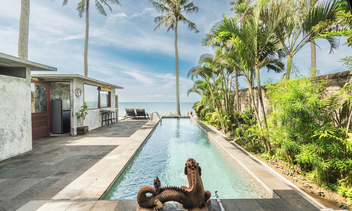 West Selemadeg House | Oceanfront Serenity & Balian surf break