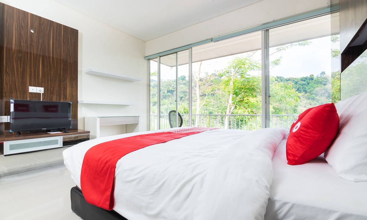 Prigen Hotel | OYO 2001 Taman Dayu Villa Golf View