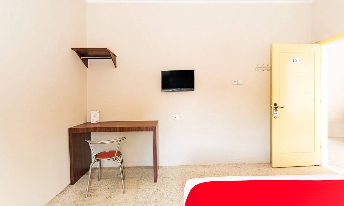 Padang Hotel | OYO 3252 Lansano Residence