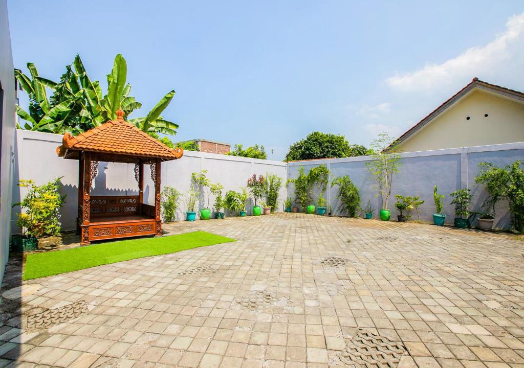 Cilacap Hotel | OYO 3480 Azqia Syariah