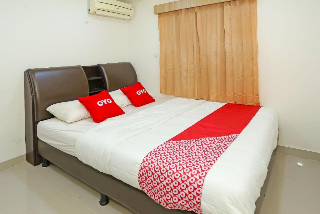 East Jakarta Hotel | OYO 91734 Bp Room