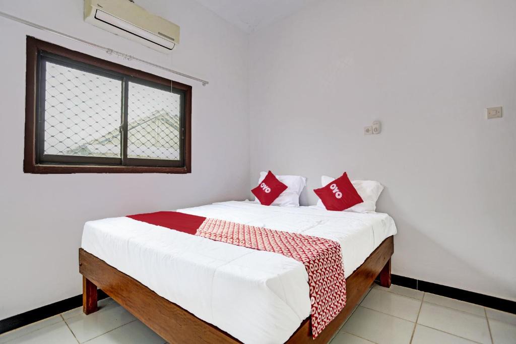 Banyuwangi Hotel | OYO 91773 Ab Homestay