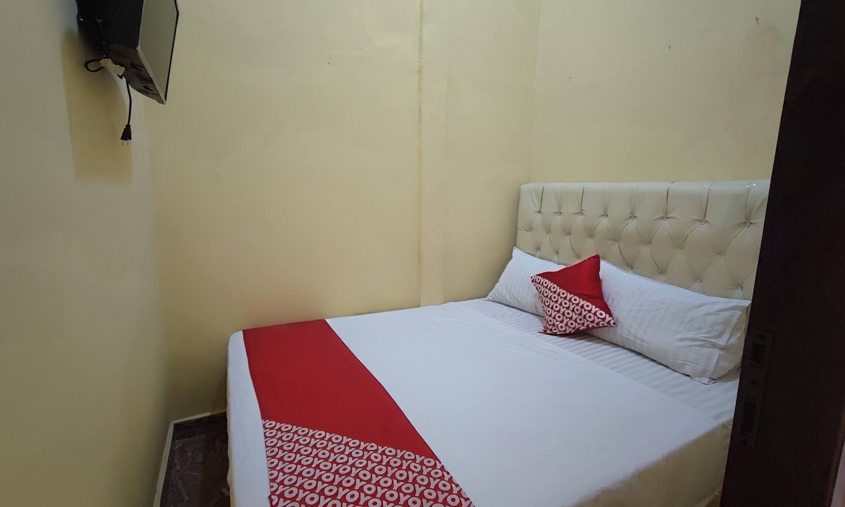 Palembang Hotel | OYO 93591 Penginapan Dvn & Tmy Pangkalan Balai