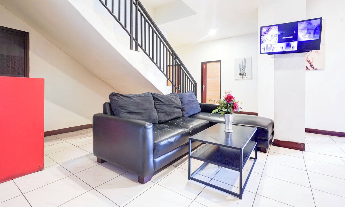 Makassar Hotel | OYO 94774 Mulia House