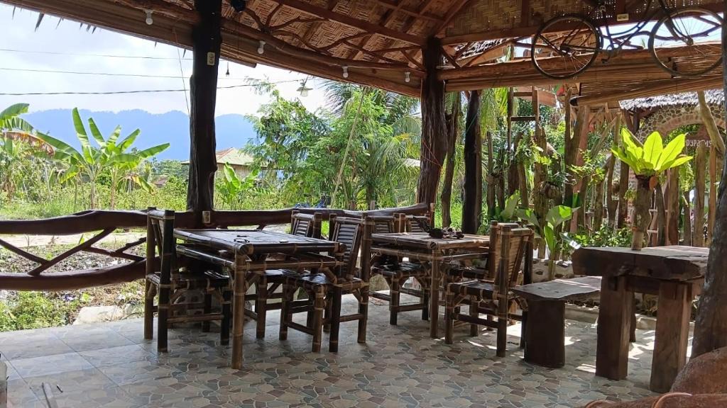 Bohorok Apartment | PaddyPalms Huts Trekking & Beyond