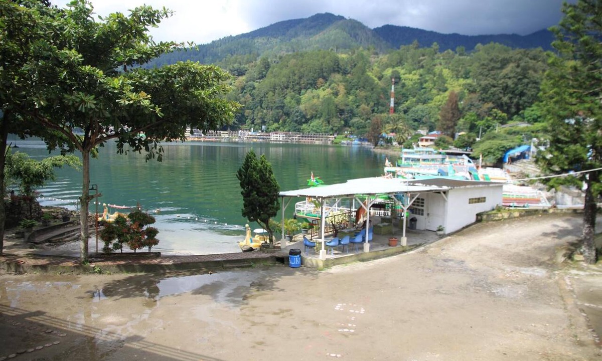Parapat Hotel | Pandu Lakeside Hotel Parapat - Toba Lake