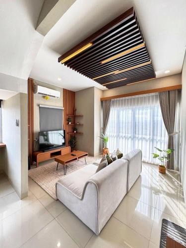 Kedungmanggu Apartment | Penthouse Loft 2 Lantai at LRT City Sentul, 2BR, 120m2