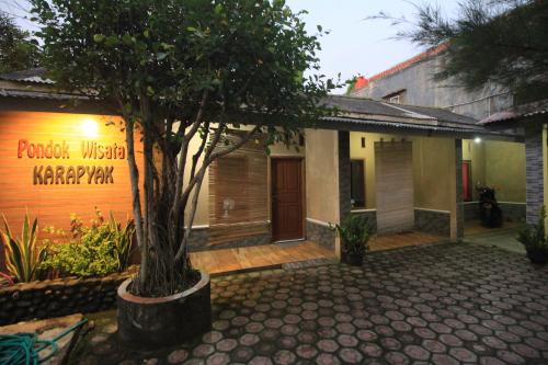 Batu Karas Hotel | Pondok Wisata Karapyak Jajapin