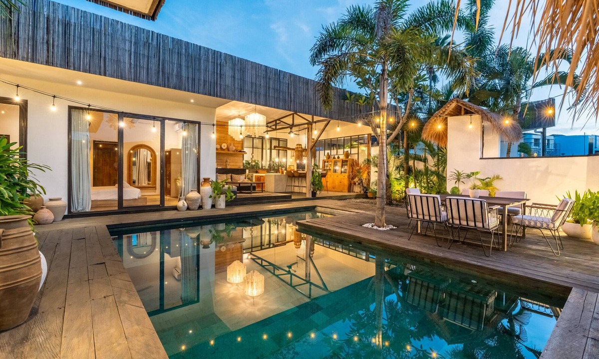 Umalas Villa | Private Pool Three Ensuite Bedrooms Rice Views