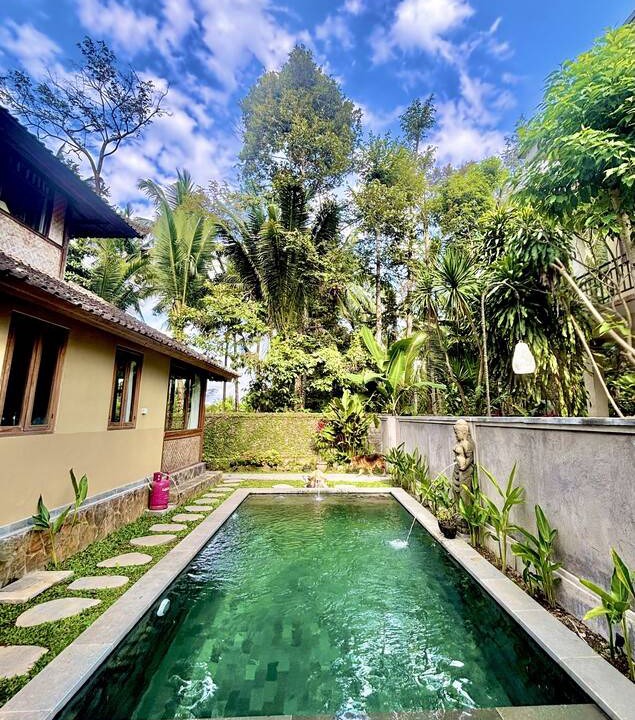 Kedewatan Resort | Private room ∙ 5 guests