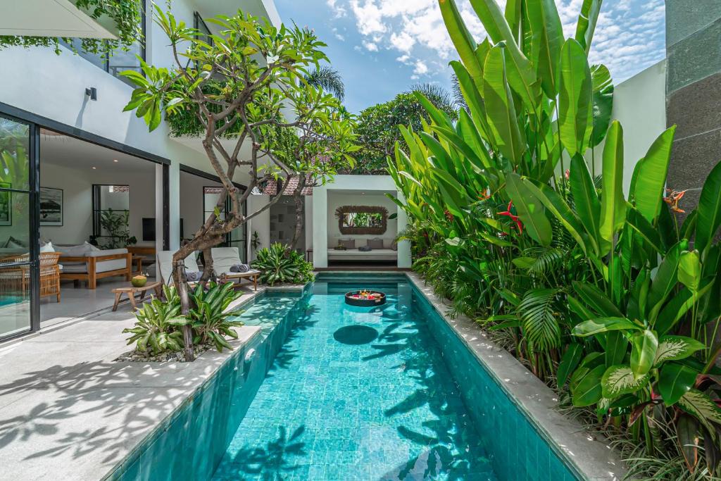 Berawa Villa | Puri Senang - Modern Pool Villa, 6 Mins to Berawa Beach & Finns