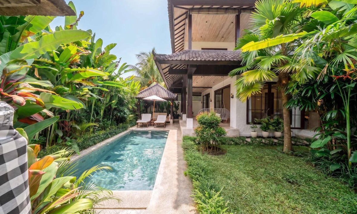 Penestanan Villa | Putri Salju - Tropical 2BR Villa w Huge Garden+Patio Lush Ubud