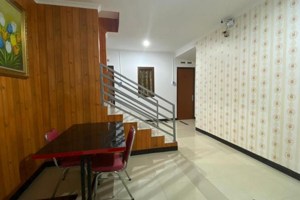 Rawamangun Hotel | RedDoorz Plus @ Rawamangun