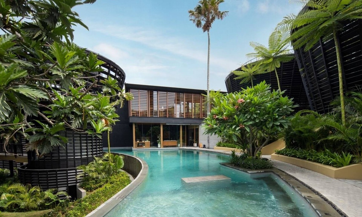 Batu Bolong Resort | Romantic 1BR Villa with Rooftop Sea Views