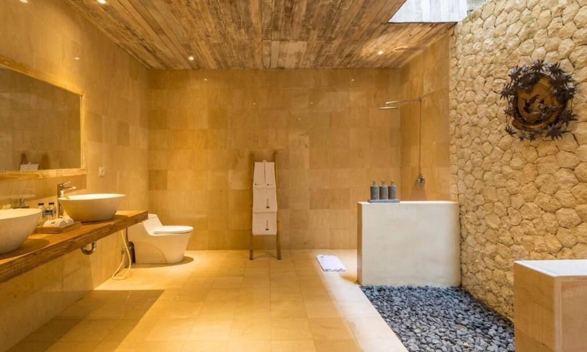 Kampial Villa | Romantic Two Bedroom in Perfect Location