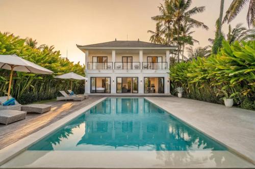 Kemenuh Villa | Royal Lotus - Rice Field Estate with Huge Outdoor Area&Pool