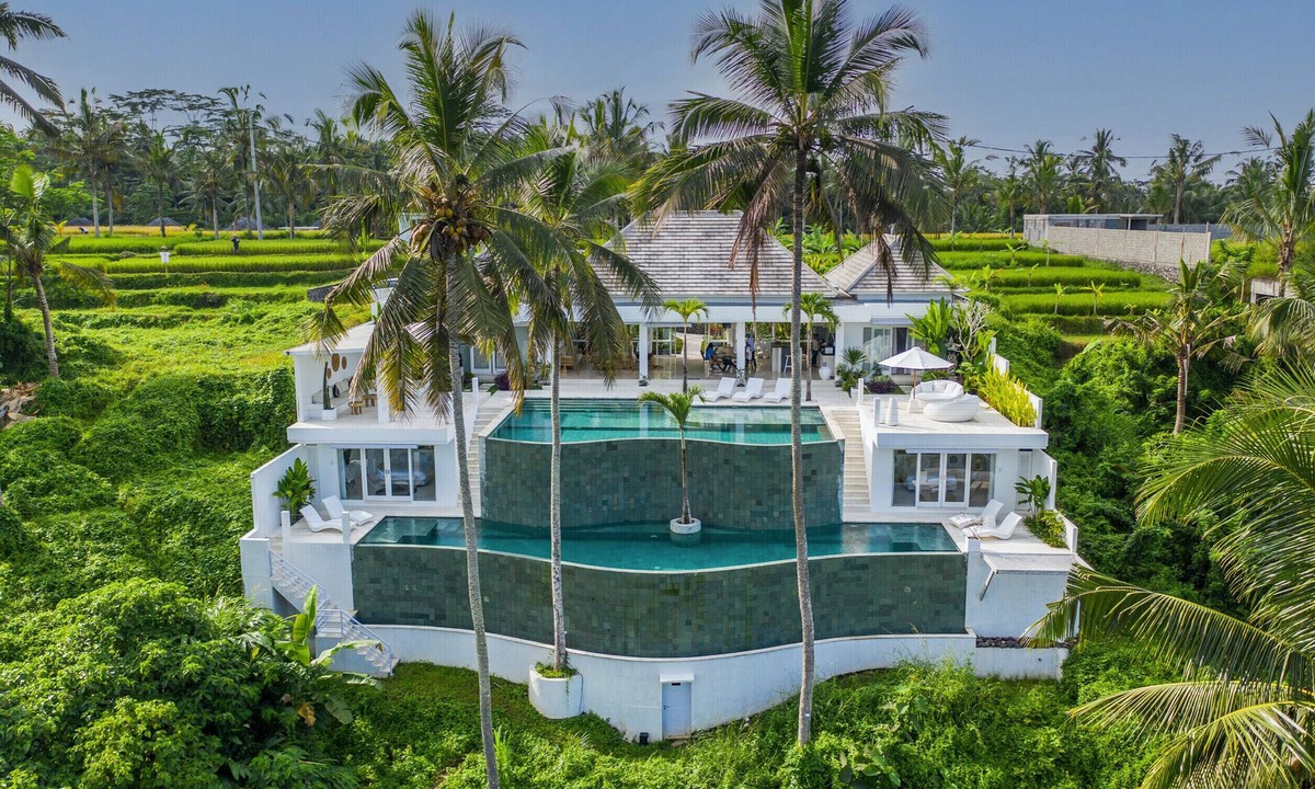 Pejeng Kawan Villa | Sacred Jungle Luxury 4BR Ubud 2 Infinity Pools