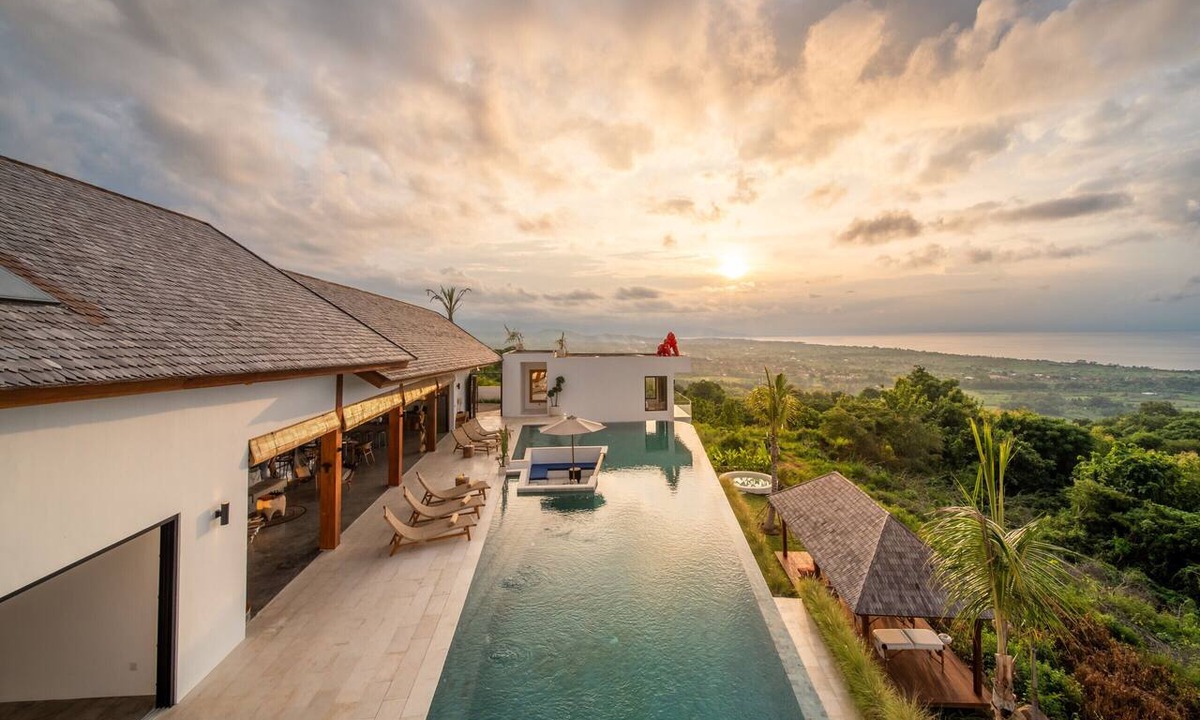 Banjartegehe Villa | Sea View Infinity Pool | Ocean Views | Near Lovina