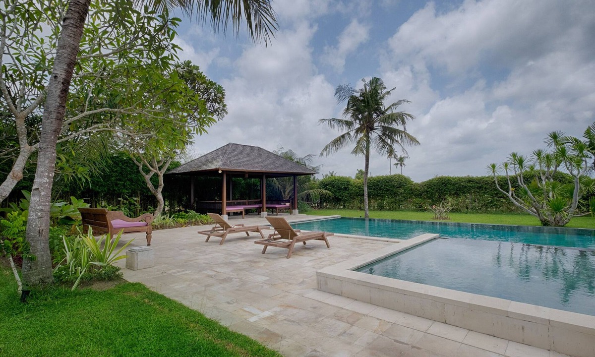 Ketewel Villa | Spacious 6BR Villa In Ketewel/Gianyar! 7Min Drive To Bali Zoo! W/Swimming Pool!
