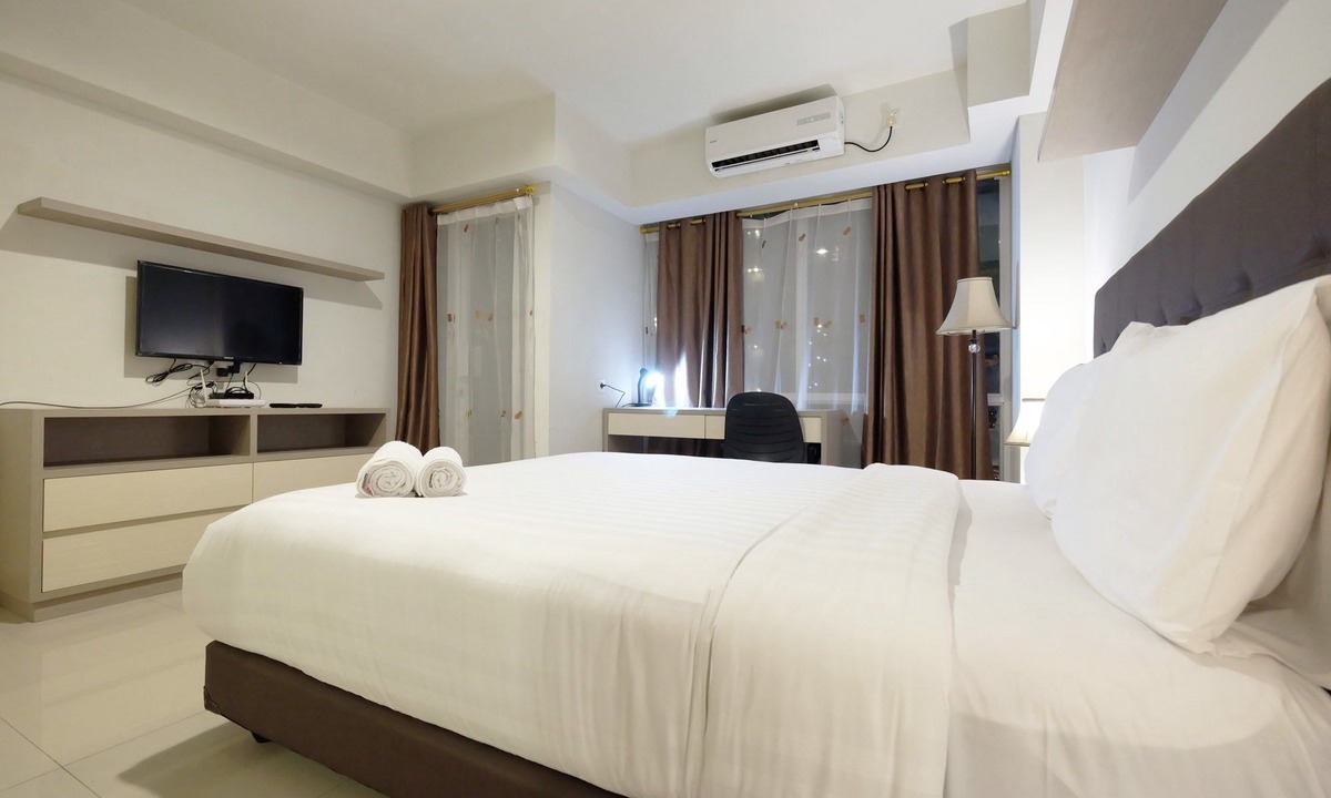 Jatinegara Hotel | Spacious Studio Apartment @ the H Residence Near MT Haryono