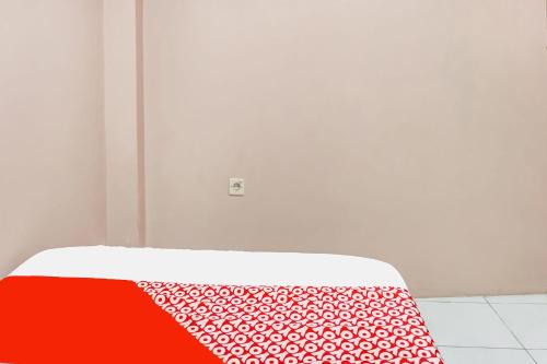 Karawang Hotel | SPOT ON 91336 Guesthouse Tarumanegara