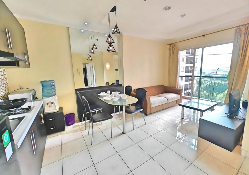 Kelapa Gading Barat Apartment | Strategic 2BR Gading MOI Apt Wi-Fi, Pool & Gym