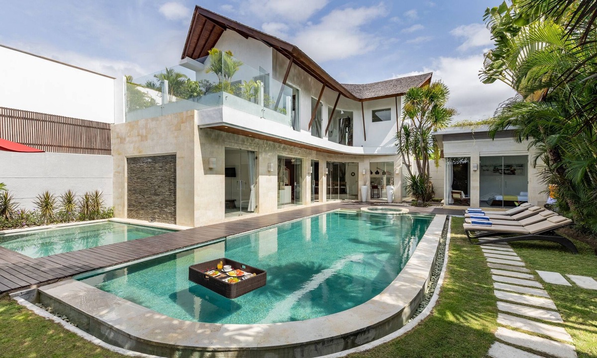 Seminyak Villa | Stunning, 4 Bedroom Villa near Seminyak