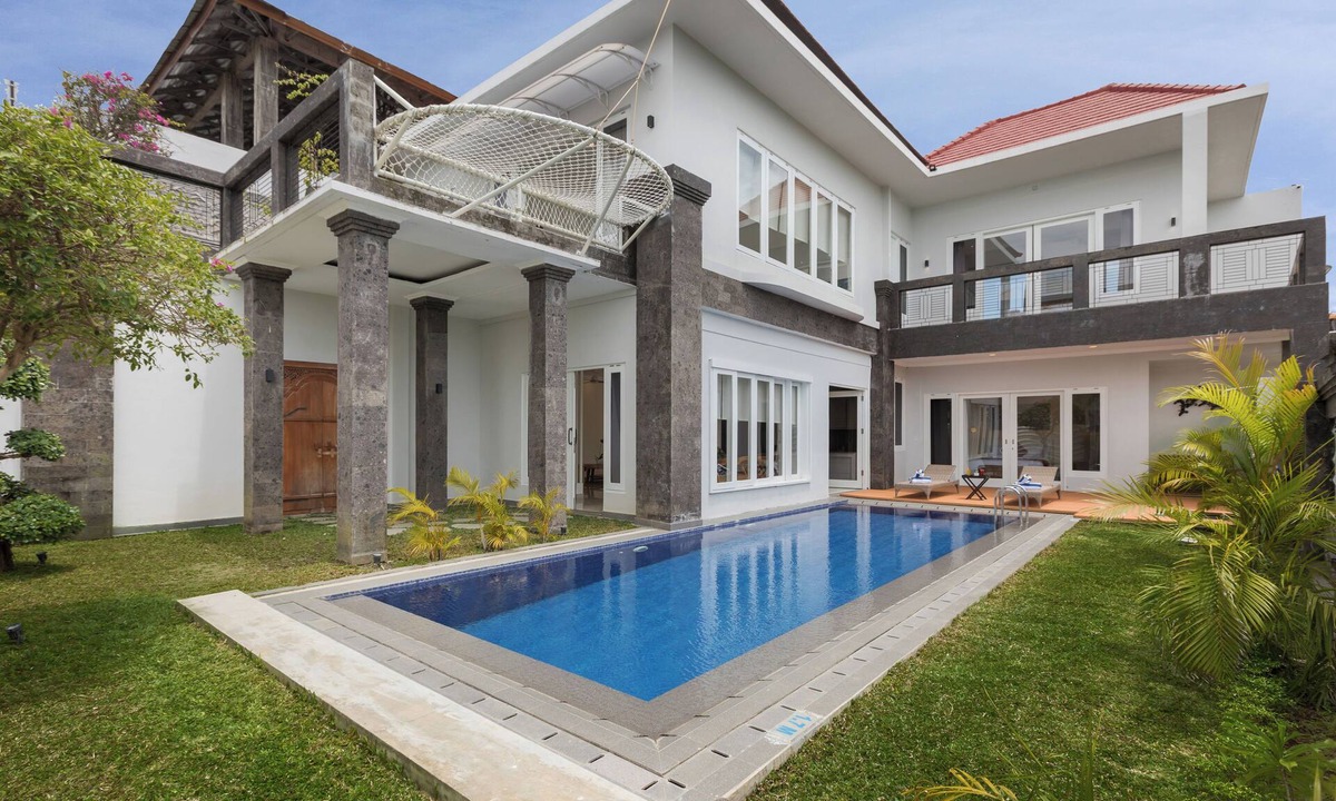 Bukit Villa | Stunning, 5-Bedroom Villa with GWK View in Ungasan