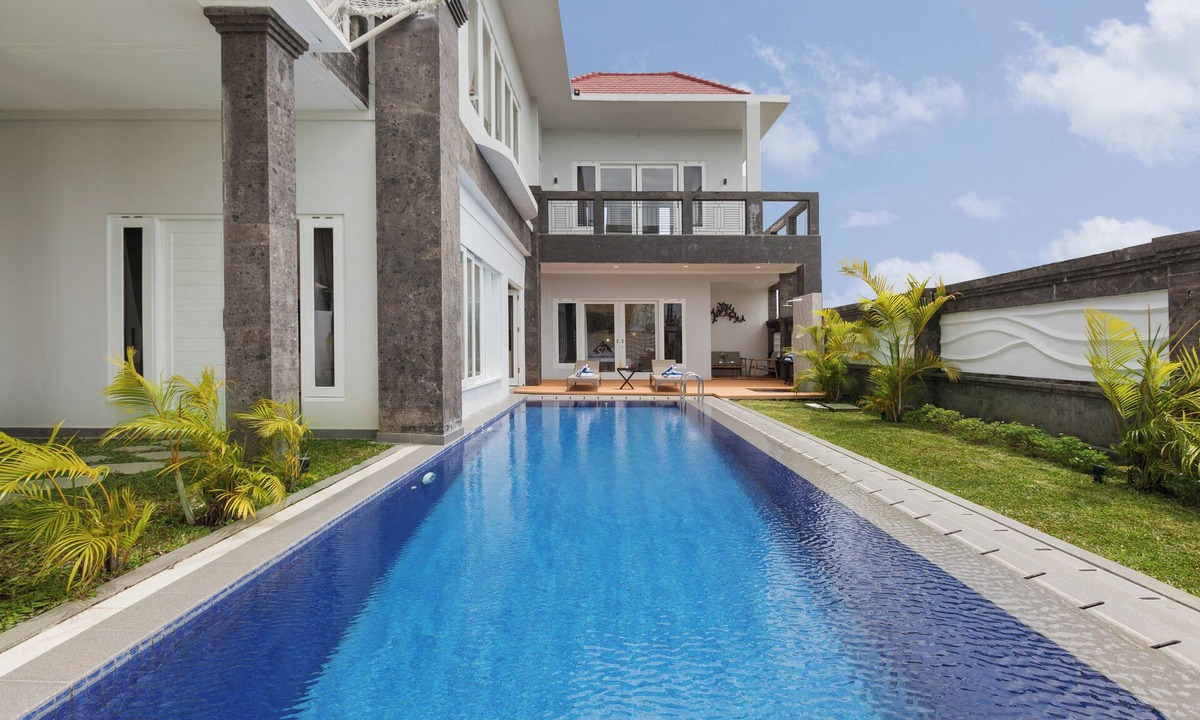 Bukit Villa | Stunning, 5-Bedroom Villa with GWK View in Ungasan