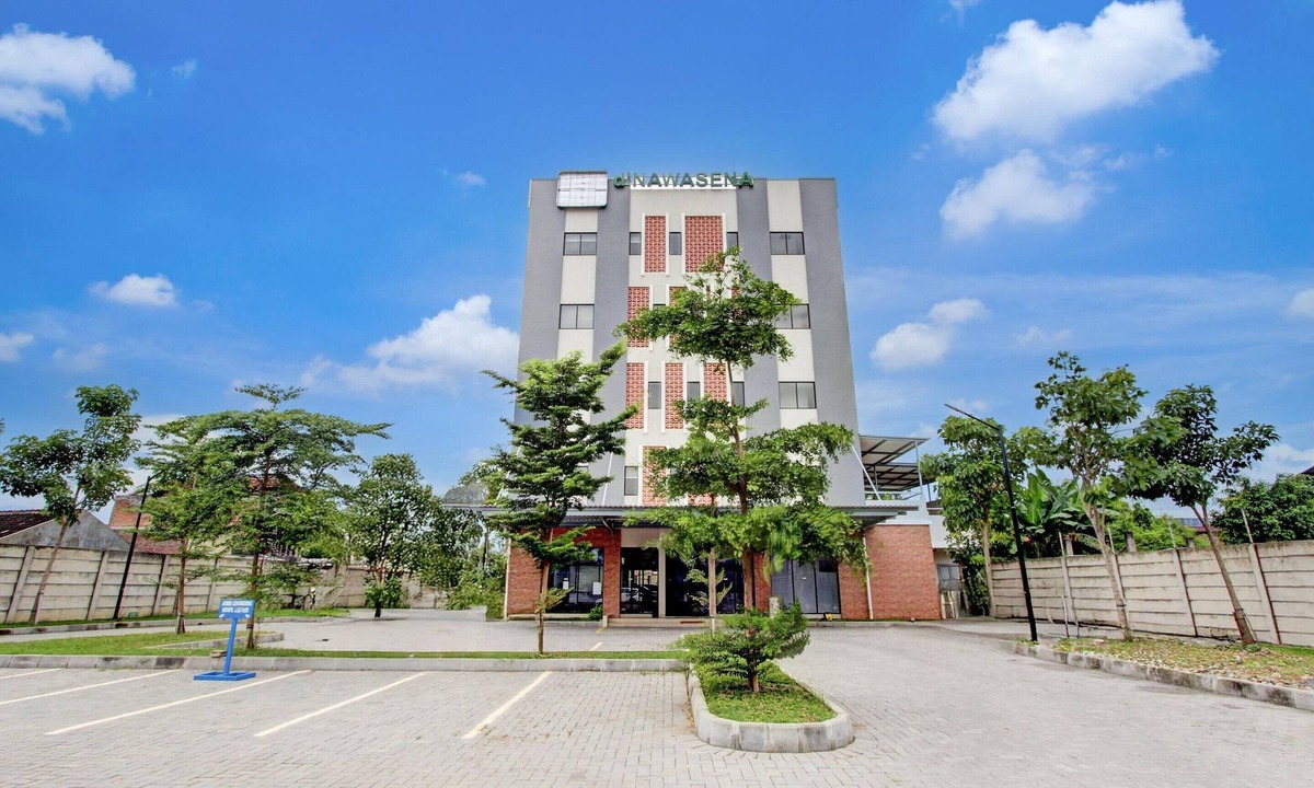 Grogol House | Stylish Deluxe Stay With Free Wifi and Parking
