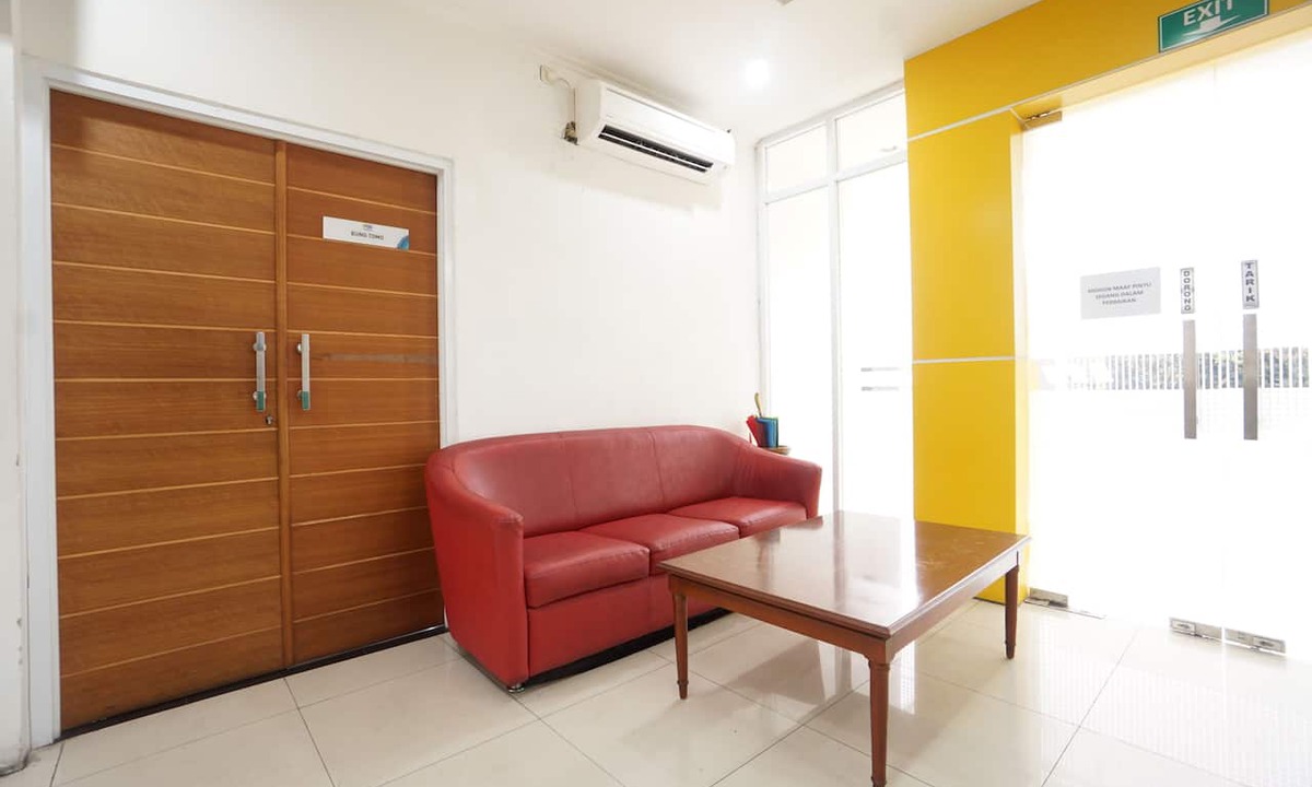 Gresik Hotel | Townhouse Oak Hotel Damar Kurung