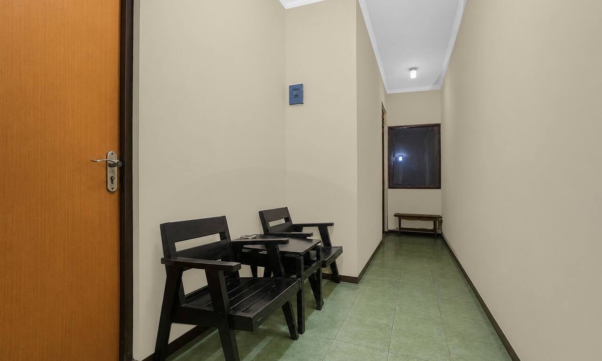 Jember Hotel | Townhouse Oak Hotel Lestari